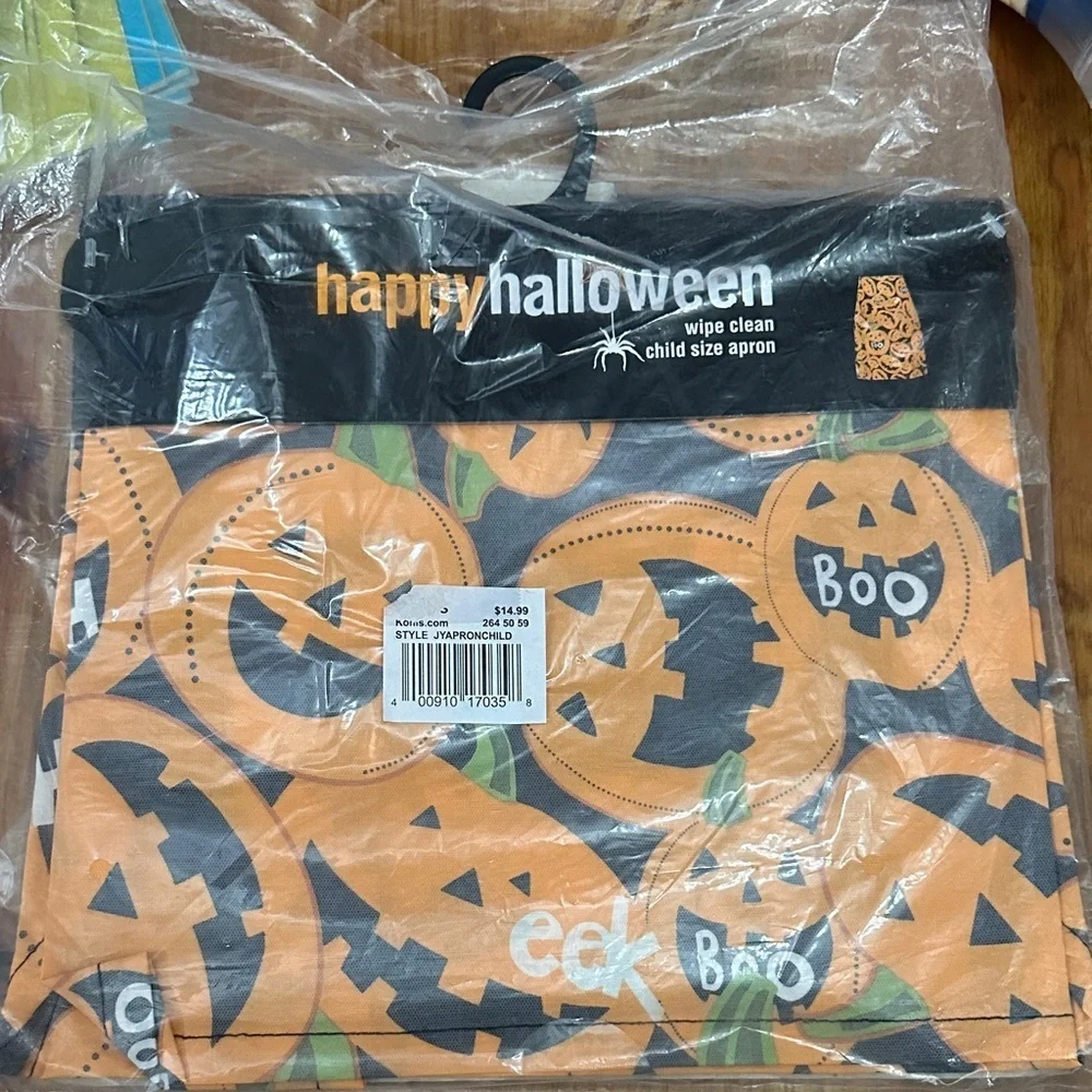 NEW Happy Halloween Wipe Clean Kids Child’s Size Pumpkin Apron
